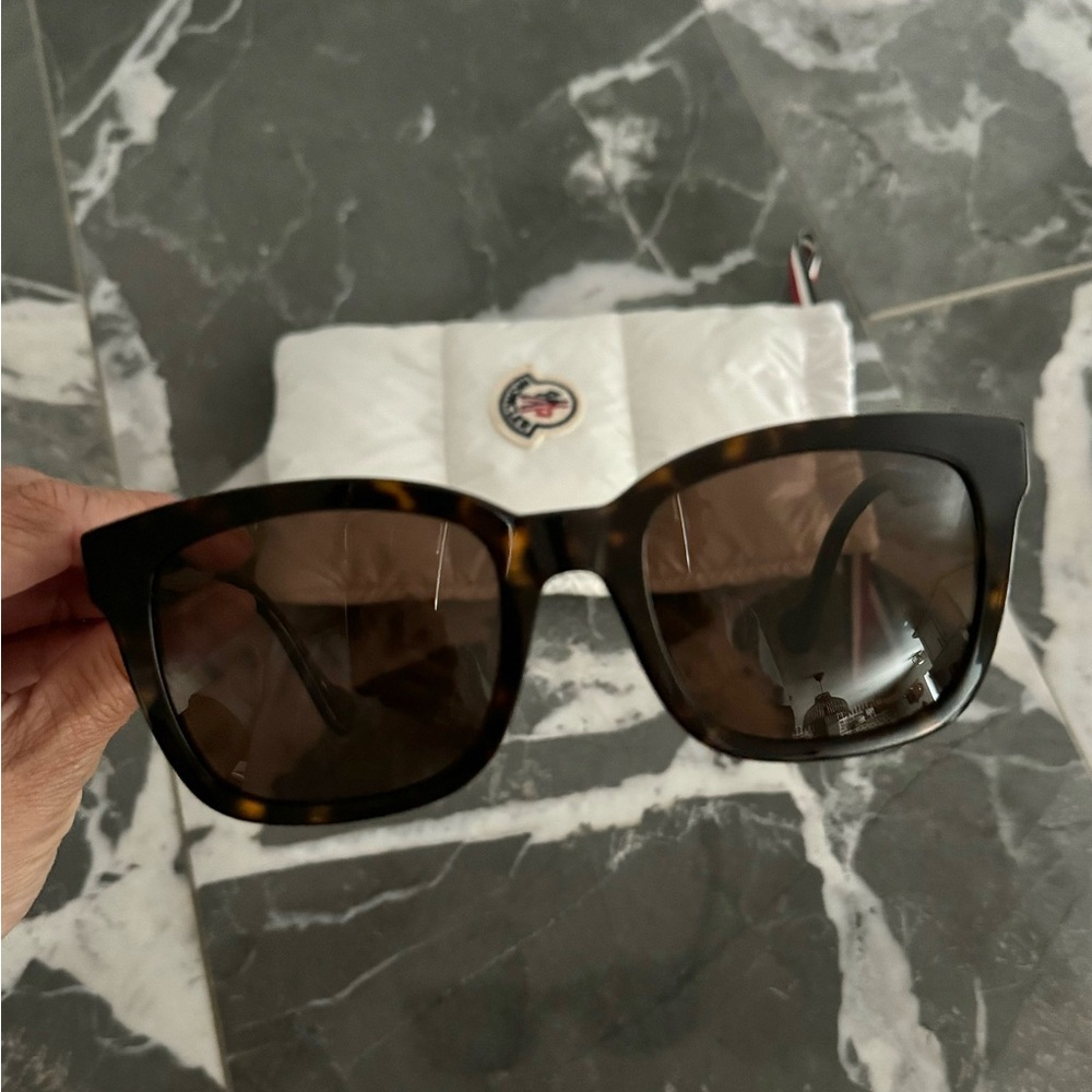MONCLER brown oversized sunglasses